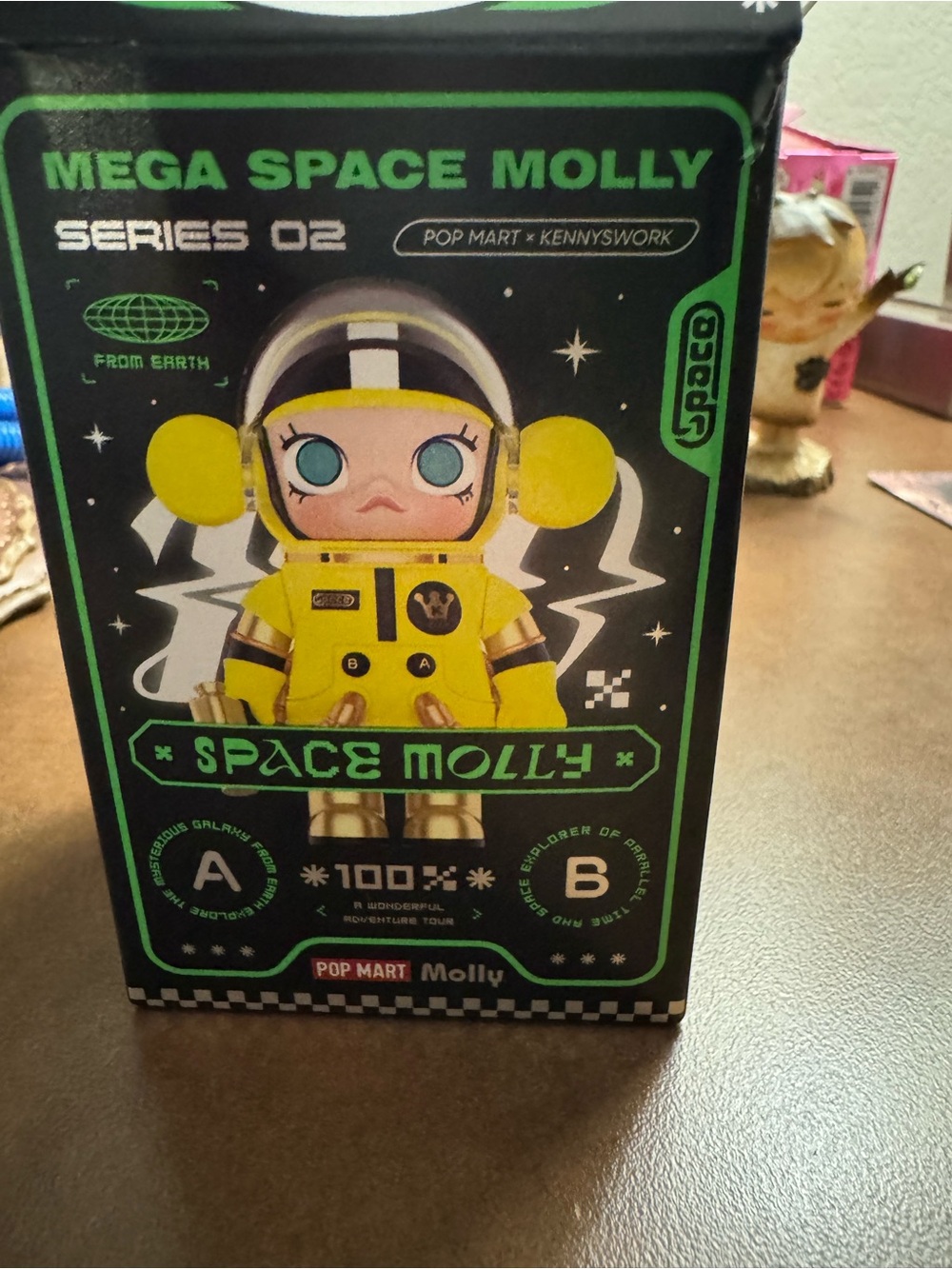 Pop Mart Space Molly Mega Space Molly Series 02 - Heartbeat